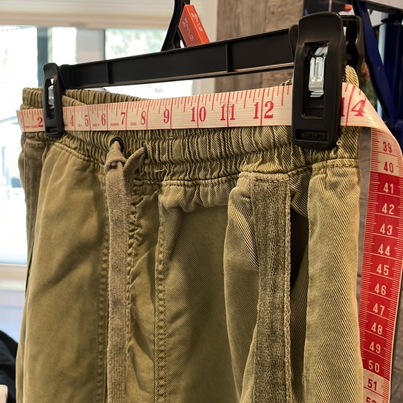 Zara size M olive green cuffed pants with elastic waist - Picture 6 of 6